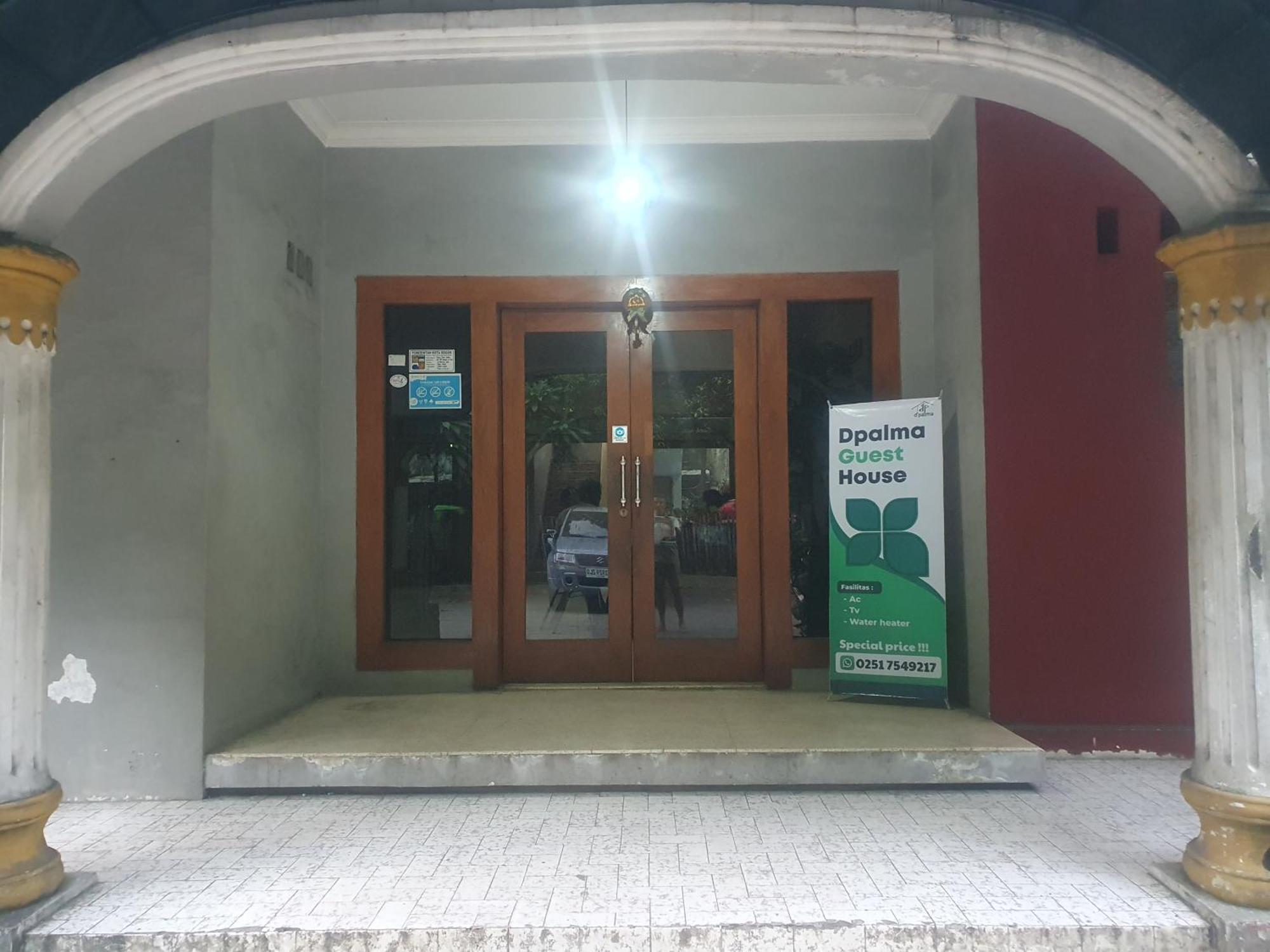 Ruang Tidur At Dpalma Bogor Hotel Exterior foto