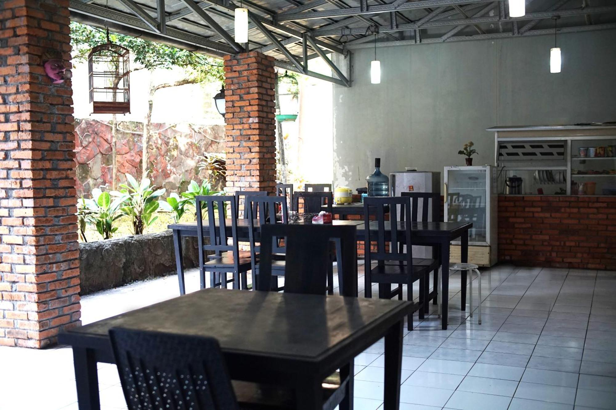 Ruang Tidur At Dpalma Bogor Hotel Exterior foto